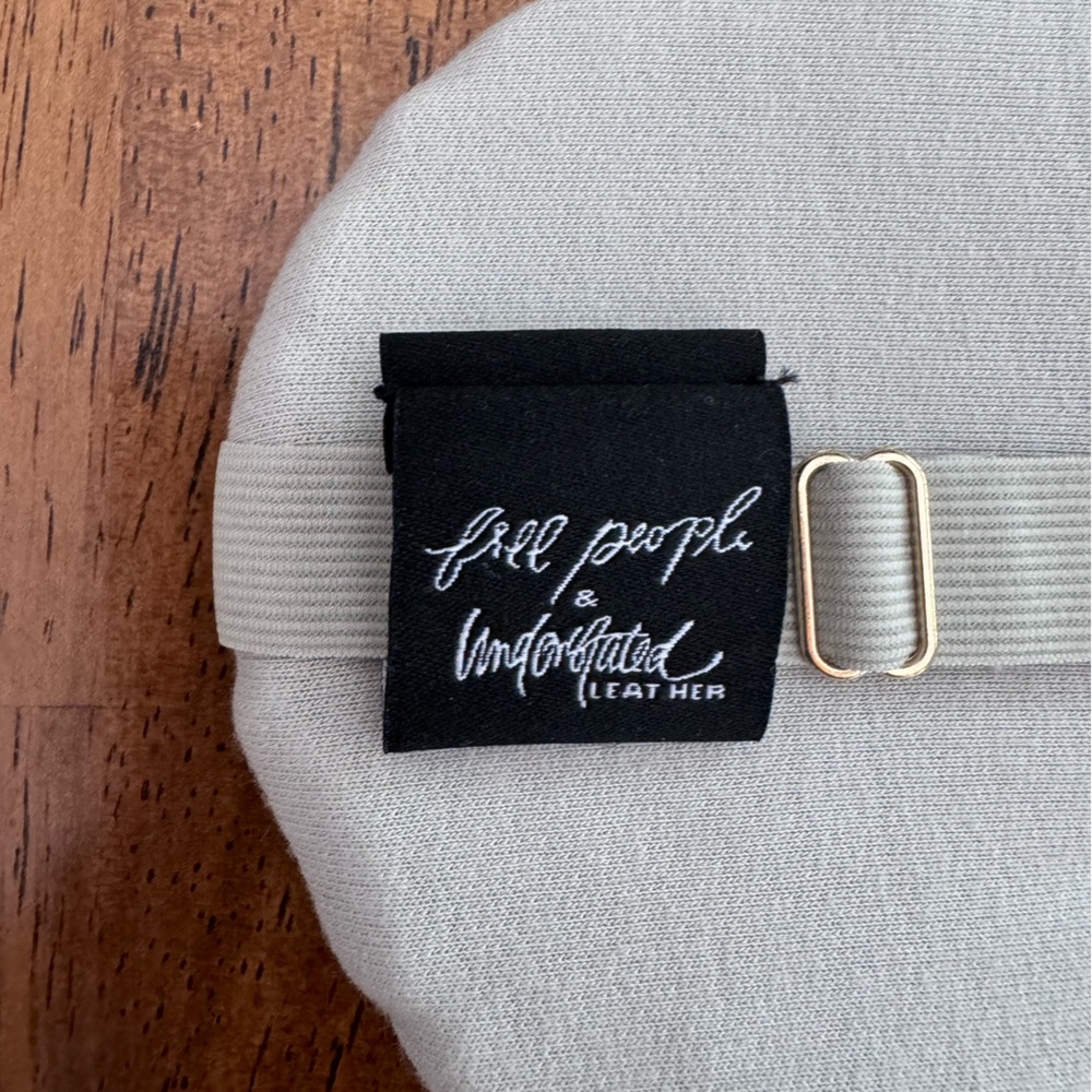 NWT Free People x Understated Vegan Leather Travel Mask Grey w/ Metallic Stars - Picture 8 of 13